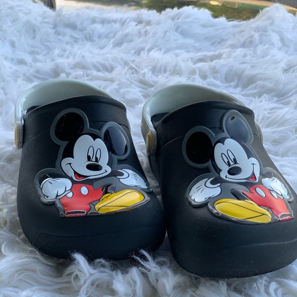 Crocs - Picture 2 of 8